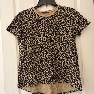 EUC Women’s Zara Black and Tan Animal Print Short Sleeve Top tee